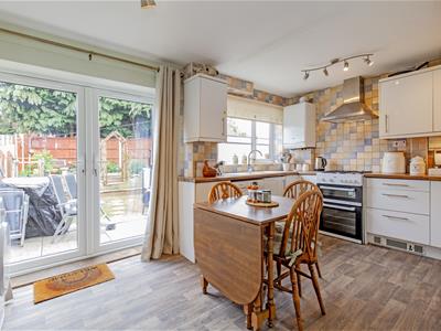 White Gloss Dining Kitchen